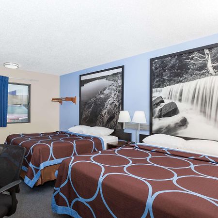 Super 8 By Wyndham Manhattan Ks Dış mekan fotoğraf